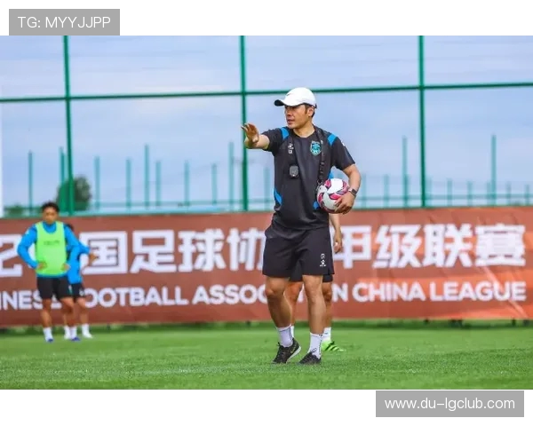 围绕足球天命守门员身份解析与神秘主角真实面目深度探讨全景观察